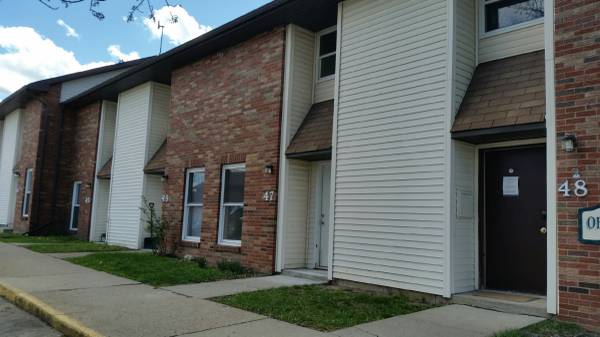 Great 2 Bedroom Townhome, Newly Renovated!