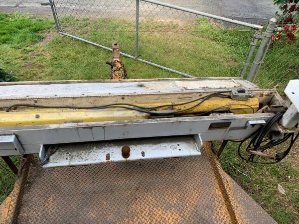 2000 lb folding bumper crane/winch, 12V