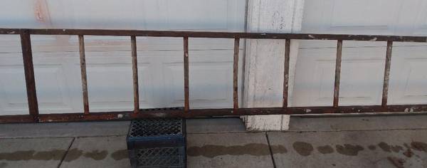 ANTIQUE 20′ WOODEN LADDER ONE PIECE YARD/BARN ART