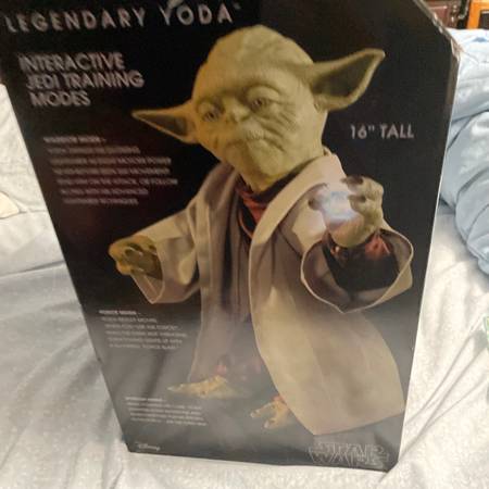 Star Wars legendary Yoda new in box