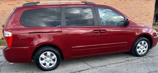 2010 Kia Sedona * L0W Miles* Like NEW!