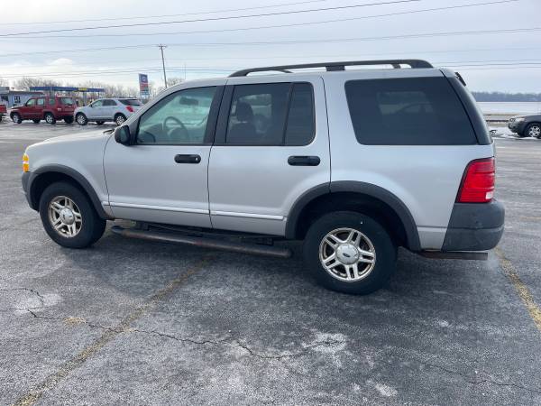 03 Ford Explorer XLS 4×4 V6 222k miles