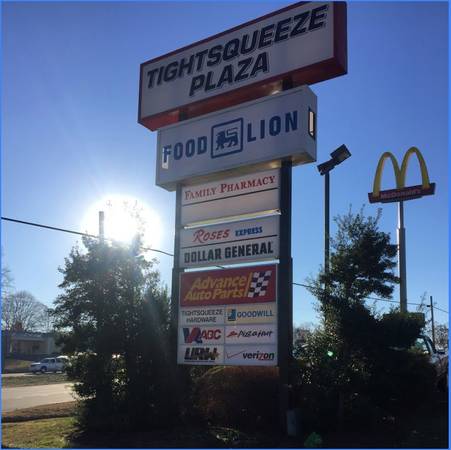 Retail/ Office Space for Lease in Tightsqueeze Plaza