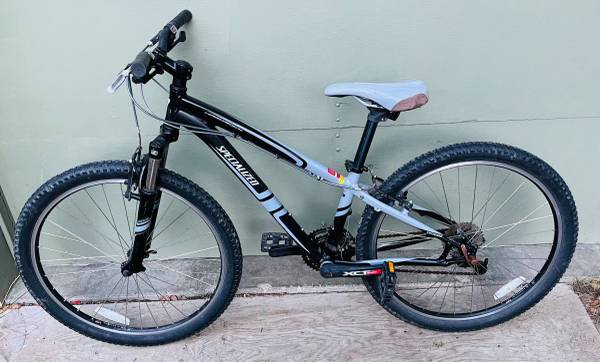 very nice Specialized Rockhopper 26″ bike