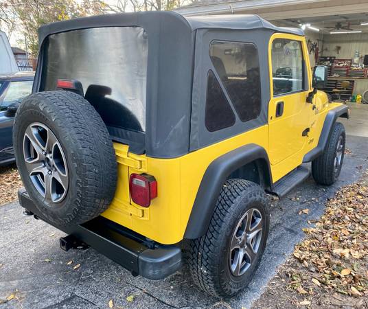 Super clean 2001 Jeep Wrangler (Low Miles)