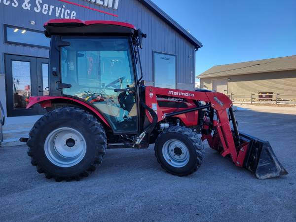 2016 Mahindra 2538 4WD HST Cab