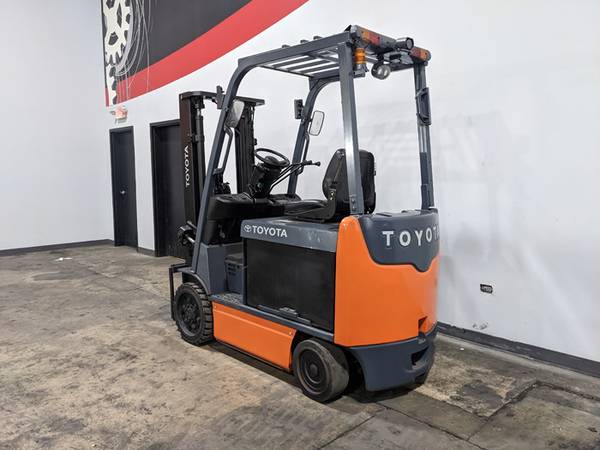 ??? 2014 TOYOTA 8FBCU30 FORKLIFT???