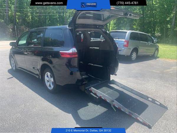 2015 *Chrysler* *Town* ** *Country* *haNDICAP* WHEELCHAIR ACCESSIBLE