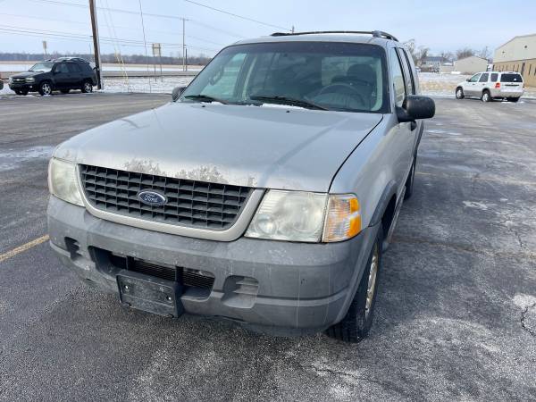 03 Ford Explorer XLS 4×4 V6 222k miles