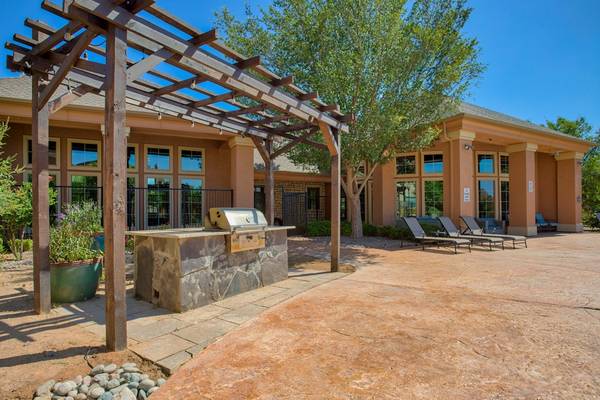 Hardwood Floors in Kitchen, Ceiling Fans, Business Center