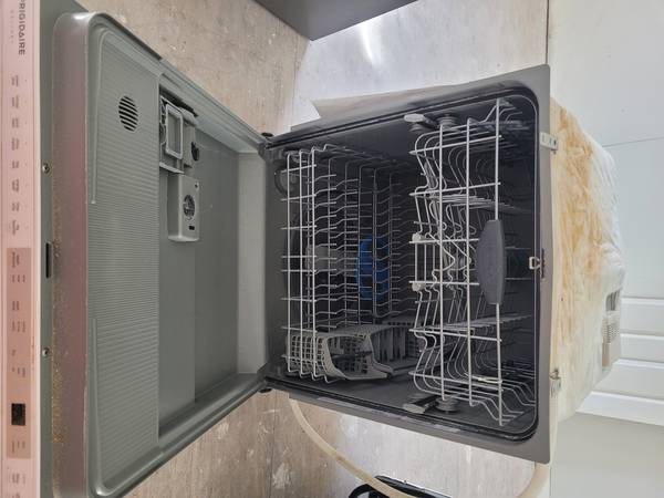 Kenmore oven/ Fridgidaire dishwasher