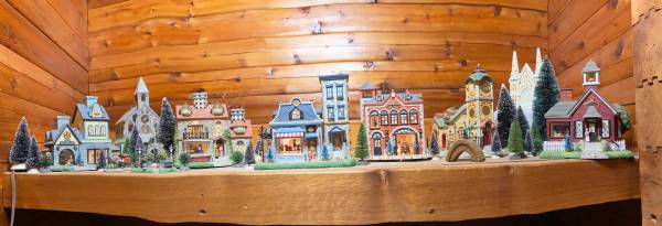 Old World village T-lite house set