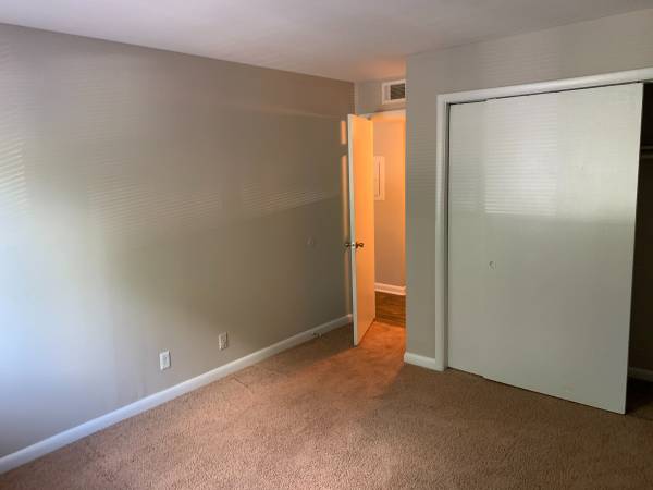 $200 PRICE DROP!! TWO BEDROOM APARTMENT- IMMEDIATE MOVE IN