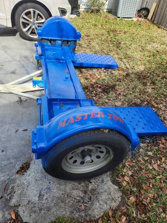 Tow Dolly by MASTER TOW