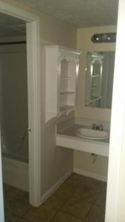 ********* 1 Bedroom Apt within walking distance of ocean**************