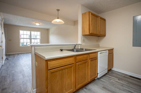 $1315 3bed/2bath Townhome Style Apartment FIRST MONTH FREE