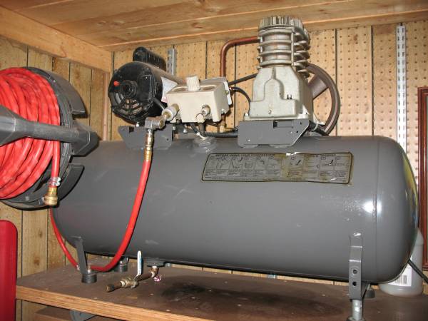 Campbell Hausfield VT612202, 3HP 220V Air Compressor