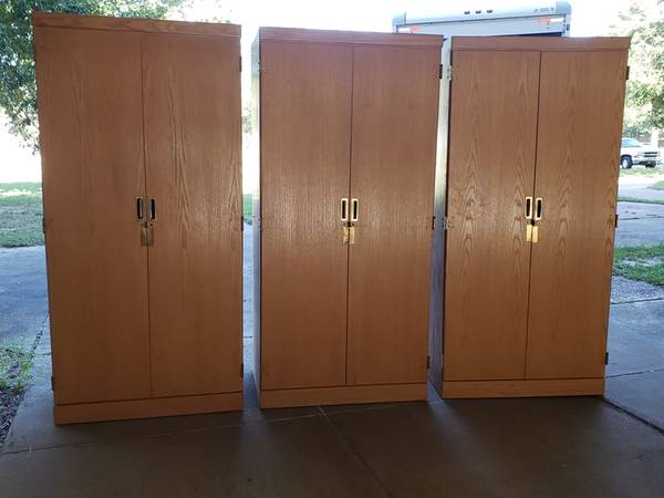 Nice Sturdy Oak Wood Storage Closet Lockable Tools/Gun Cabinet