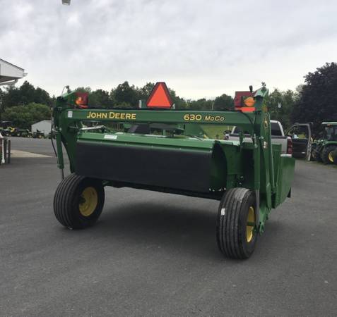 John Deere 630 discbine