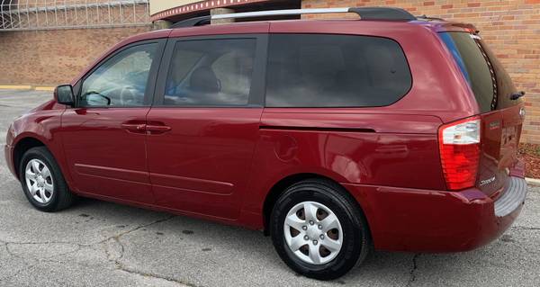 2010 Kia Sedona * L0W Miles* Like NEW!