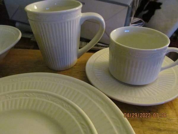 White dish set with extras like new