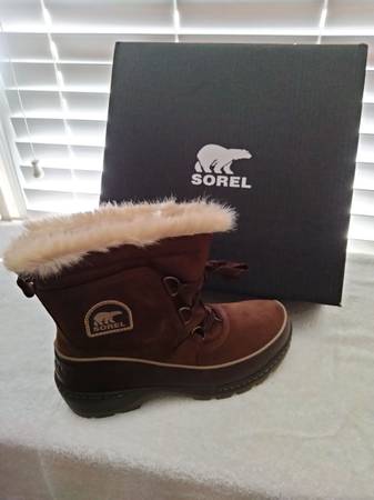 Brand new, in box, Sorel Tivoli lll brown suede wnter boots 8.5 M