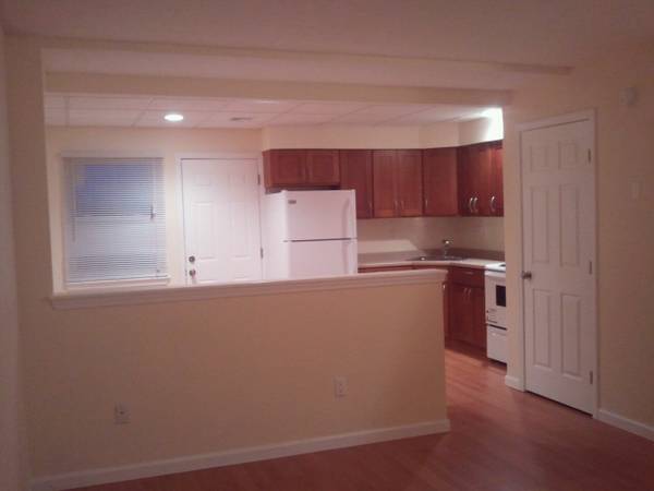 Great 2 Bedroom Townhome, Newly Renovated!