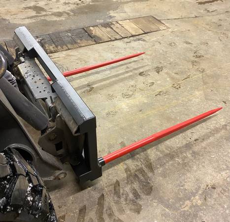 Skidsteer Bale Spear