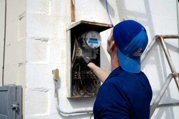 Top-notch Electricians who provide QUALITY services! L#125900