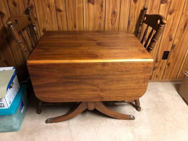 Drop leaf Duncan Phyfe Table