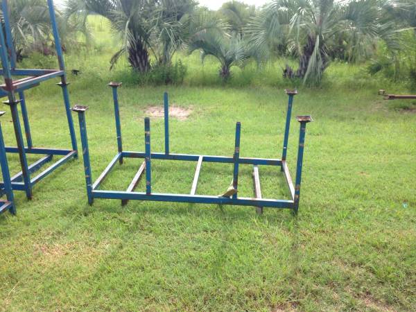 Pallet style stackable racks