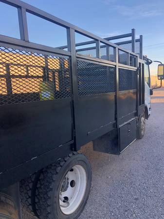 2015 Isuzu NPR with lift gate