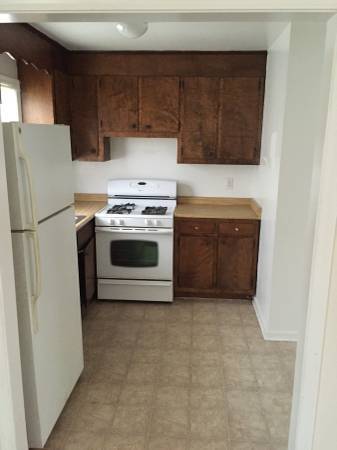 L-Park-like setting–2Bdrm-NO APP FEE–Brick Duplex-Close to Shopping