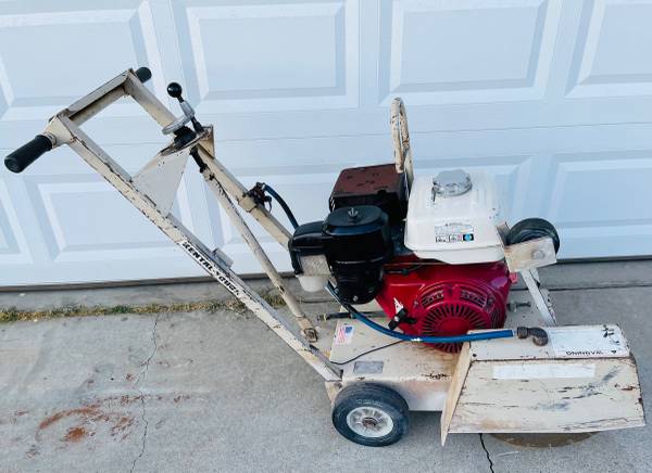 Edco Walk-Behind Wet Concrete saw and Honda 13.0hp Engine