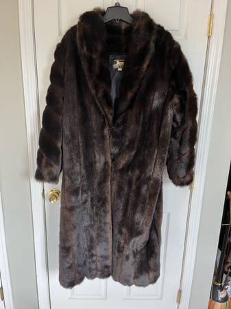 Donna Salyers Fabulous-Furs Faux Fur Coat Women’s Large NICE!