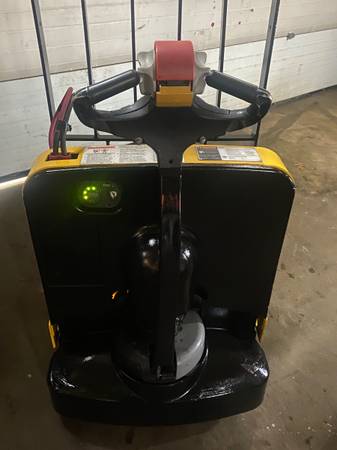 Yale 24 Volt Pallet Jack Forklift