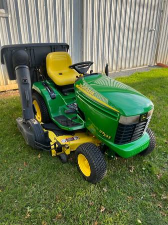 John Deere gt235 with powerflow bagger