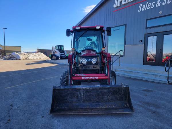 2016 Mahindra 2538 4WD HST Cab