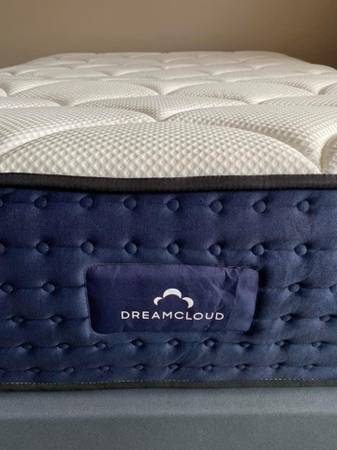 Dreamcloud King Mattress Like New