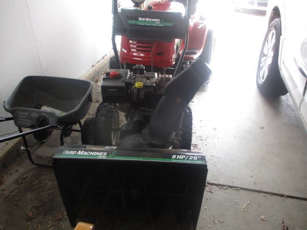 26 INCH SNOW BLOWER 6 SP 2 REV ELECTRIC START JUST SERVICED