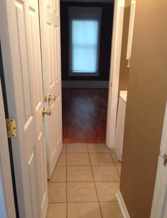 Nice 2 BR apt with private porch and on-site laundry