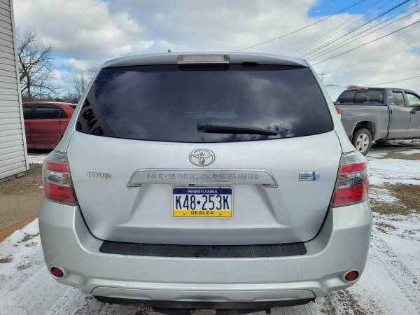 HALF-PRICE–2008 TOYOTA HIGHLANDER HYBRID-4X4–EXCELLENT–WARRANTY INC