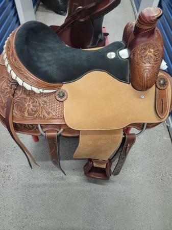 16 in roping saddles