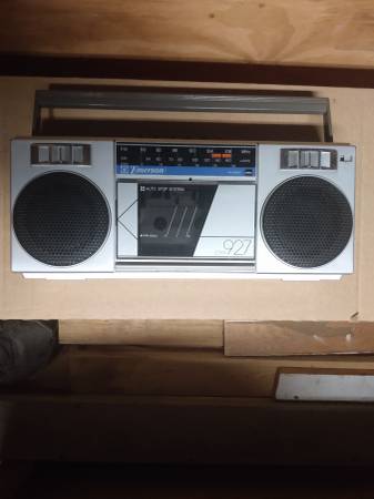 Vintage AM/FM/Cassette Player