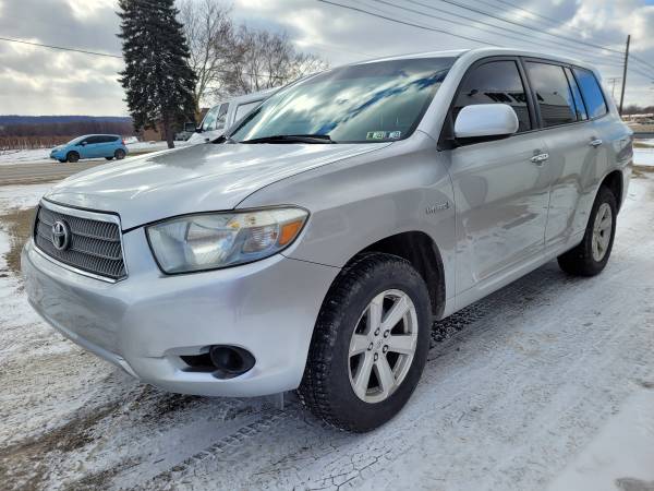 HALF-PRICE–2008 TOYOTA HIGHLANDER HYBRID-4X4–EXCELLENT–WARRANTY INC