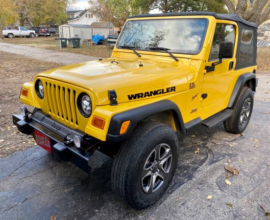 Super clean 2001 Jeep Wrangler (Low Miles)