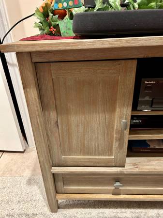 Solid wood TV cabinet