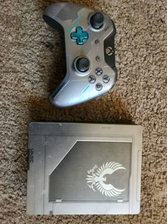 Xbox one Halo 5 edition 1TB