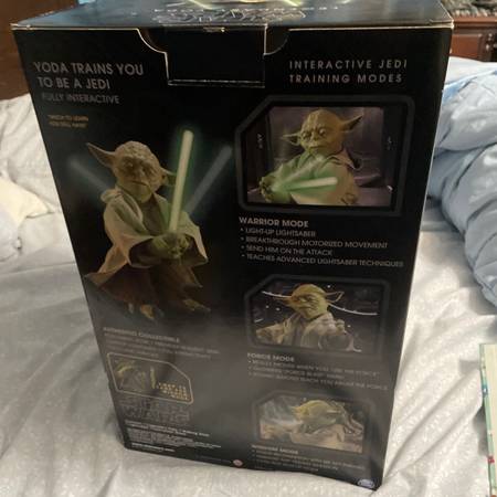 Star Wars legendary Yoda new in box