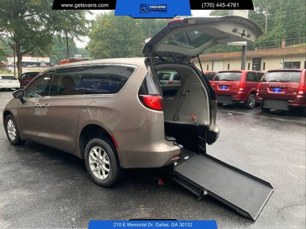 2015 *Chrysler* *Town* ** *Country* *haNDICAP* WHEELCHAIR ACCESSIBLE